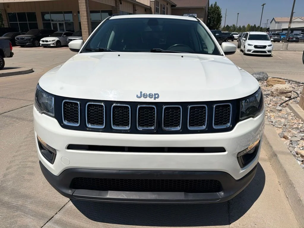 Used 2019 White Jeep Latitude image 2