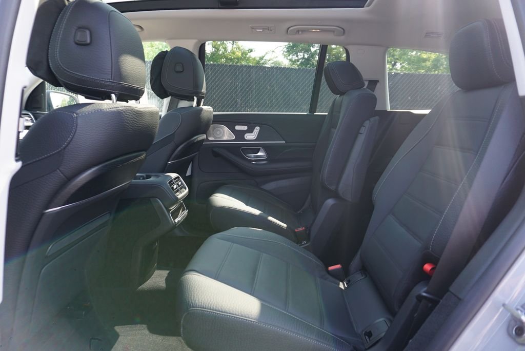 New 2026 MANUFAKTUR Alpine Grey Mercedes-Benz GLS 450 image 34