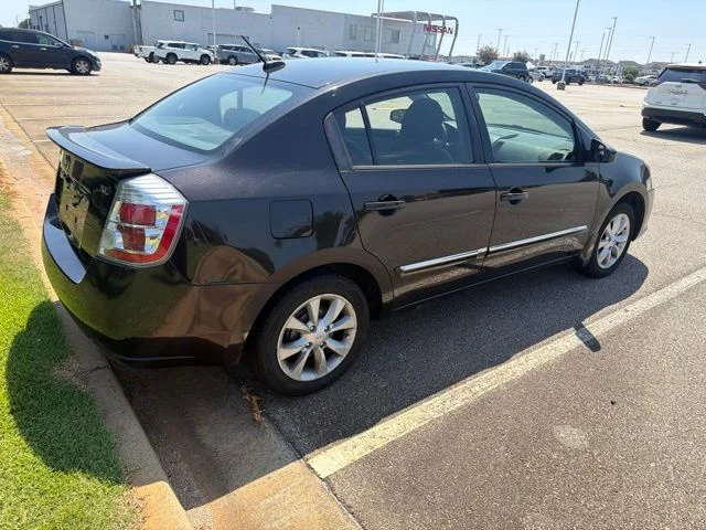 Used 2011 Black Nissan 2.0 SL image 7