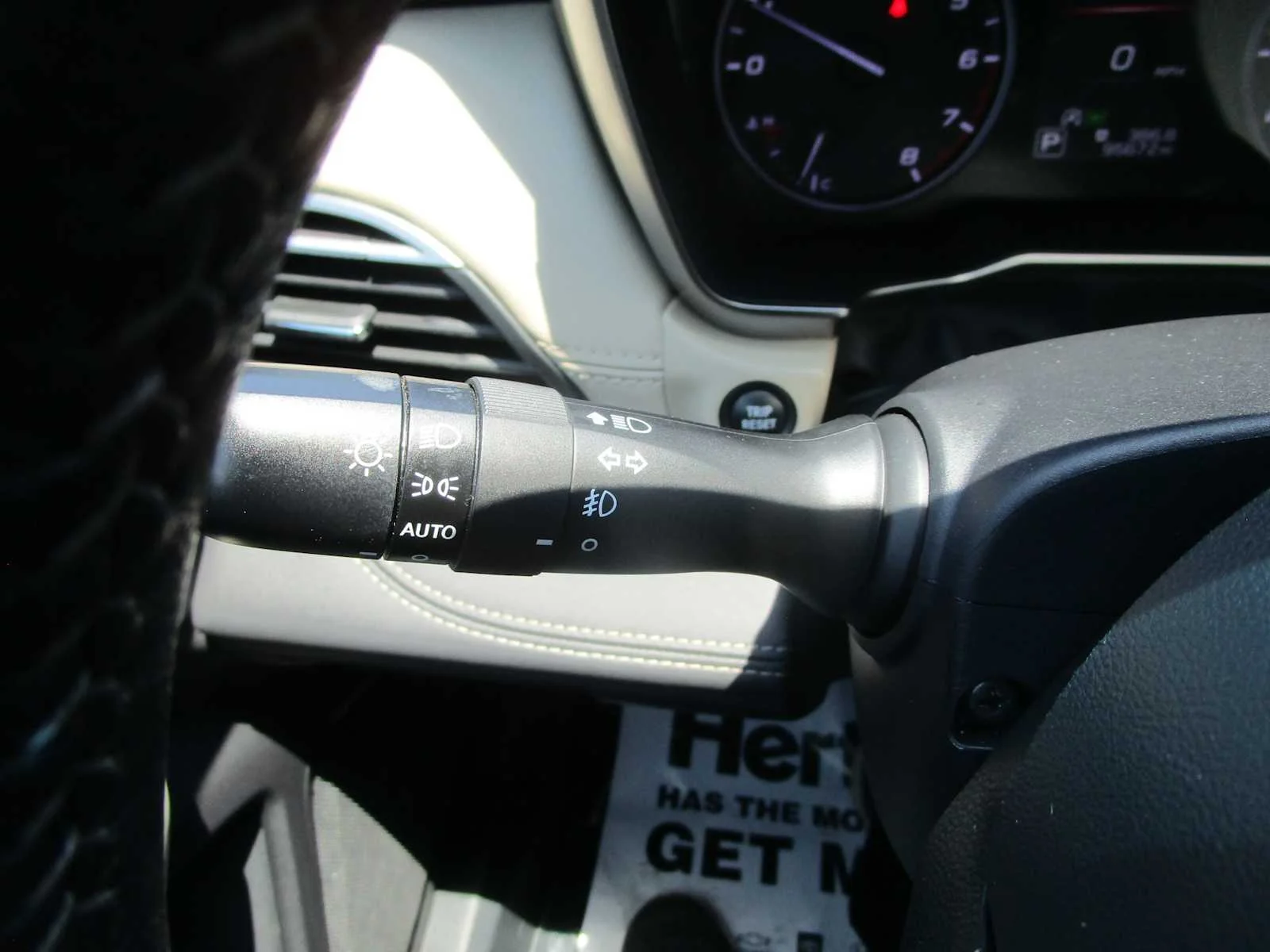 Used 2020 Crystal White Pearl Subaru Limited image 29