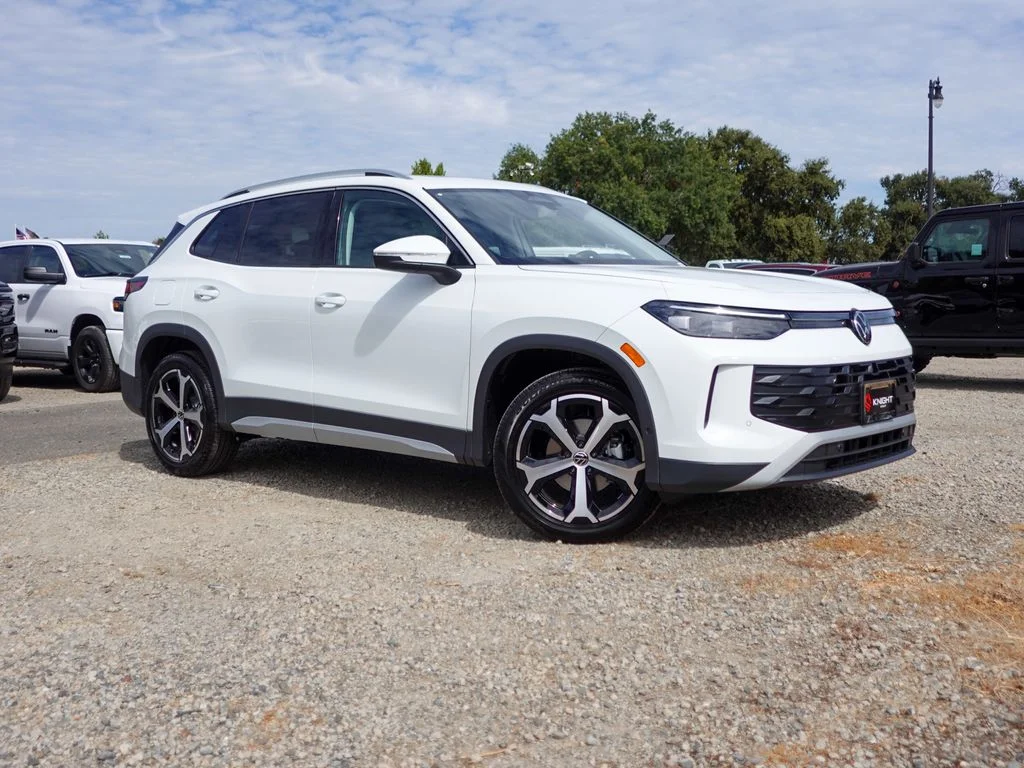 New 2026 Pure White Volkswagen 2.0T SE image 5