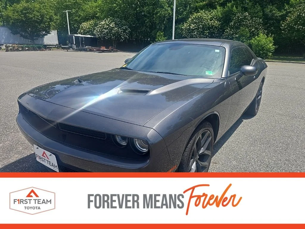2022 Dodge Challenger SXT Auto's photo