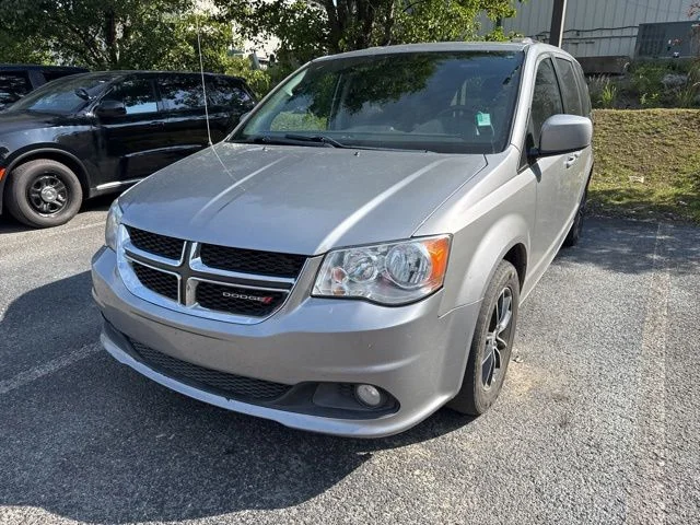 Used 2019 Silver Dodge SXT image 6