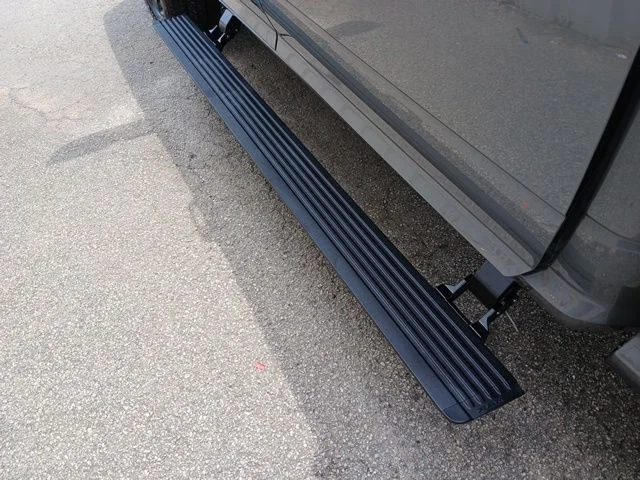 New 2026 Ceramic Gray Clear-Coat Exterior Paint RAM Laramie image 11