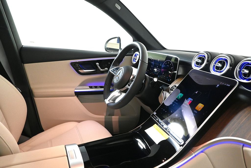 Used 2026 Polar White Mercedes-Benz GLC 300 image 26