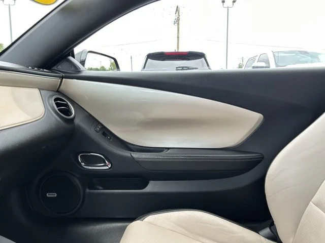 Used 2015 Black Chevrolet 2LT image 33