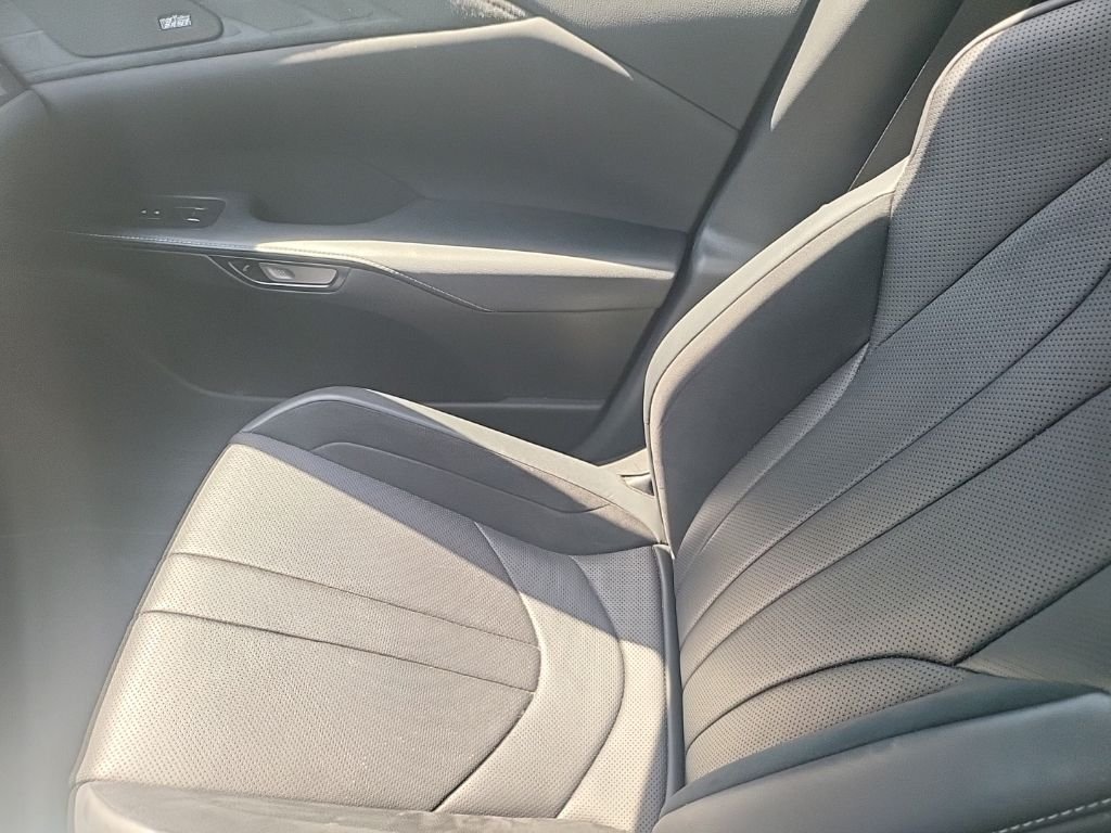 Used 2023 Ultra White Lexus 500h F SPORT Performance image 11