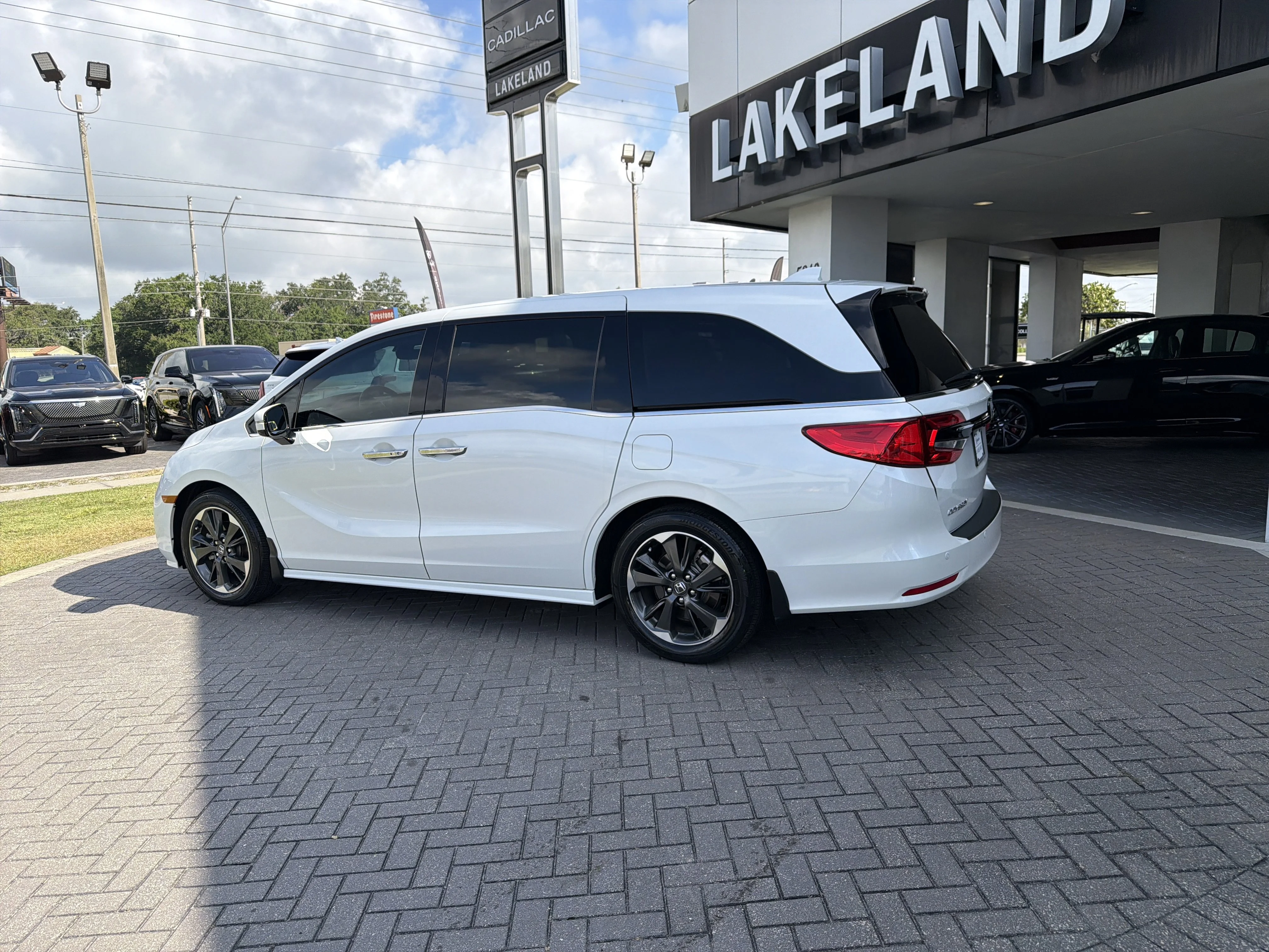 Used 2022 Platinum White Honda Elite image 4