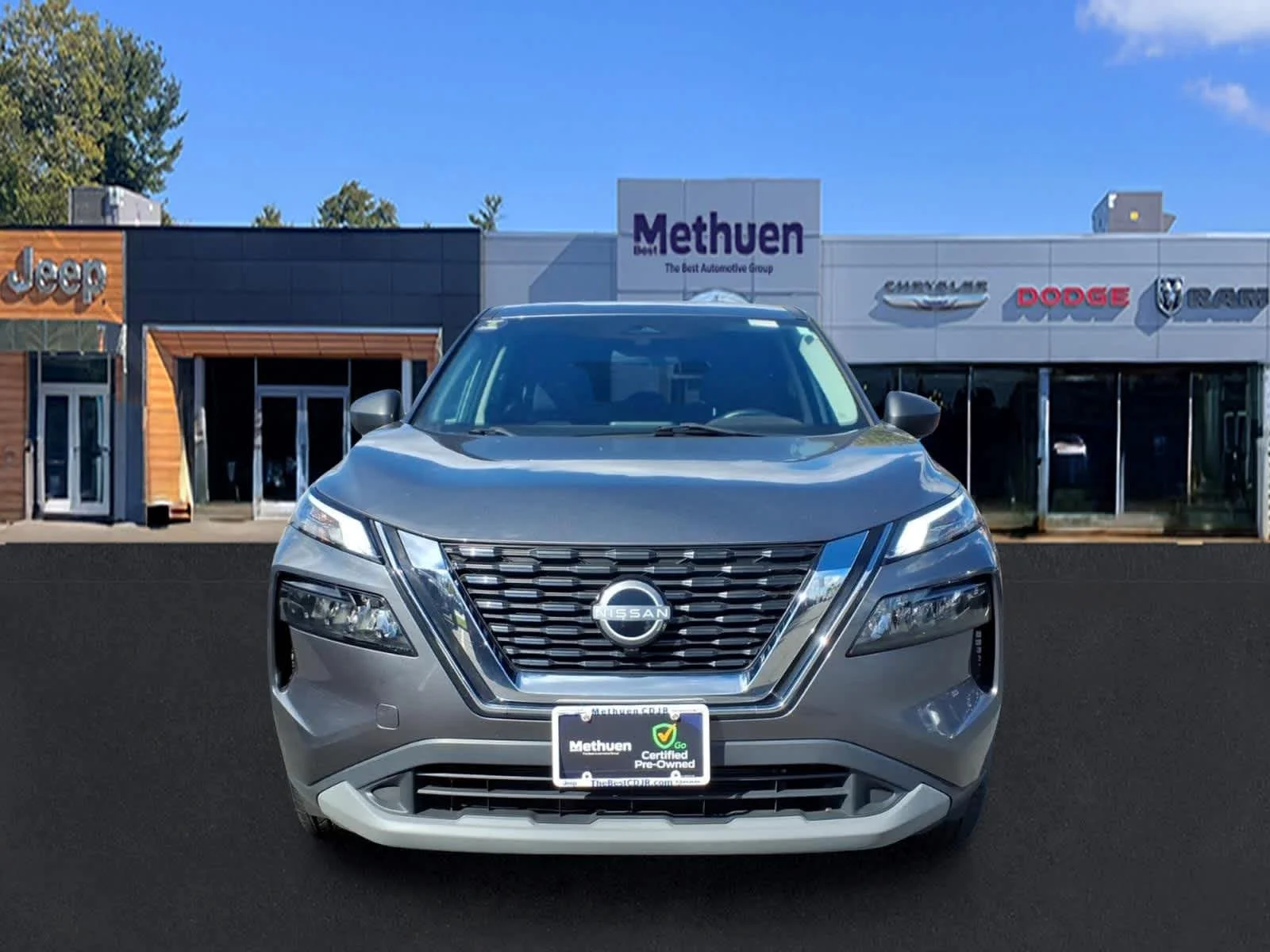 Used 2023 Gun Metallic Nissan S image 10