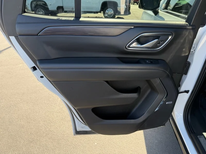 Used 2024 Summit White Chevrolet Z71 image 20