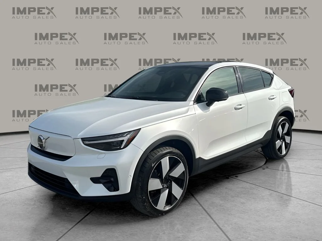 Used 2023 White Volvo Ultimate image 1