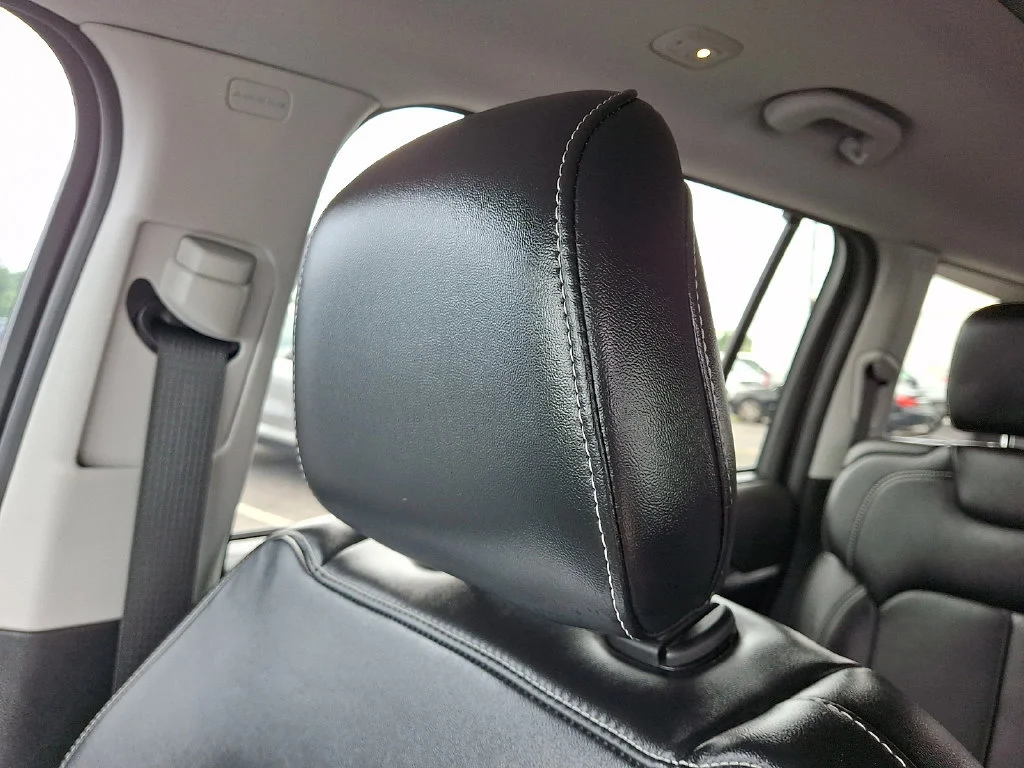 Used 2022 Velvet Red Pear Jeep Limited image 18