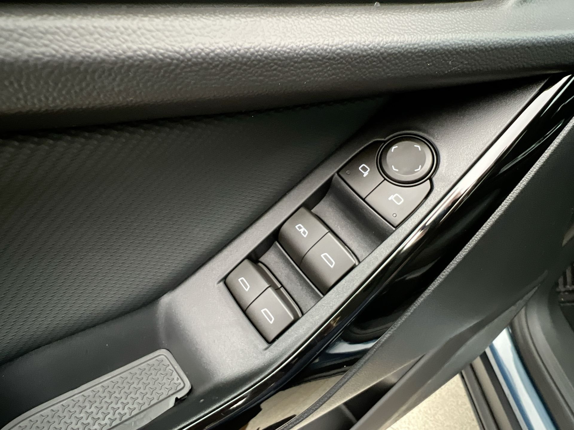 2026 Chevrolet Equinox LT - Photo 65