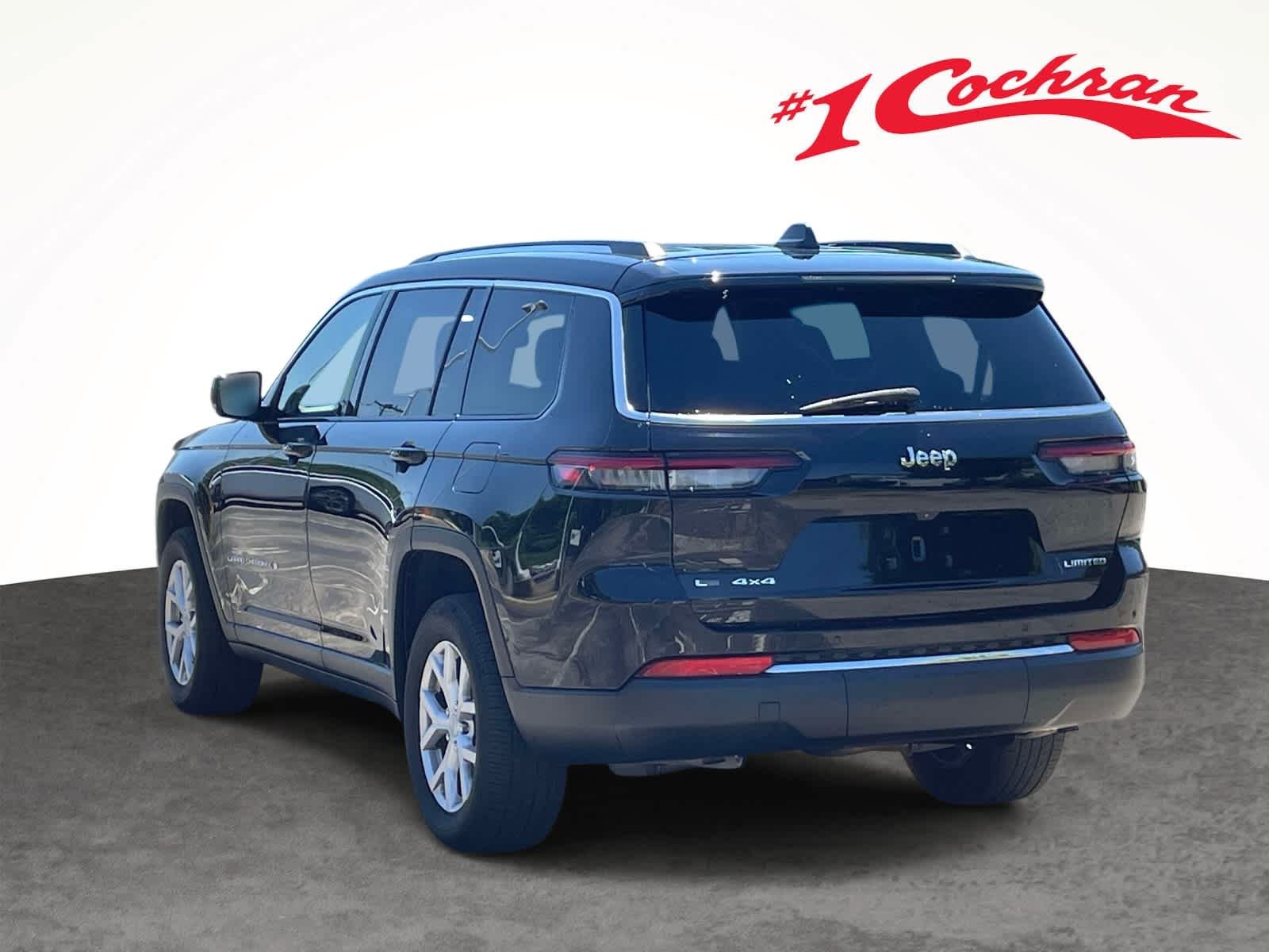 Used 2022 Diamond Black Crystal Pearlcoat Jeep Limited image 9