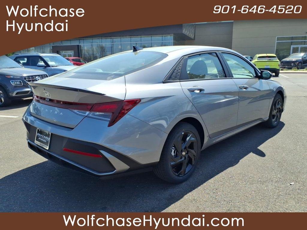 New 2026 Silver Hyundai SEL Sport image 5