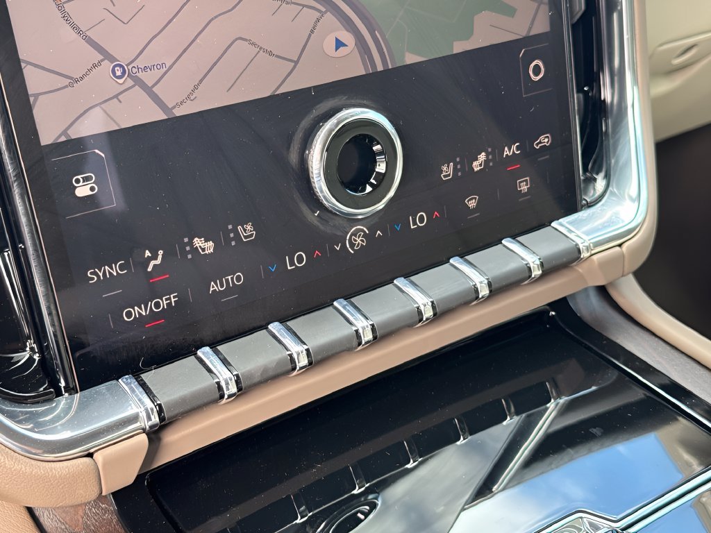 2026 GMC Yukon Denali - Photo 15