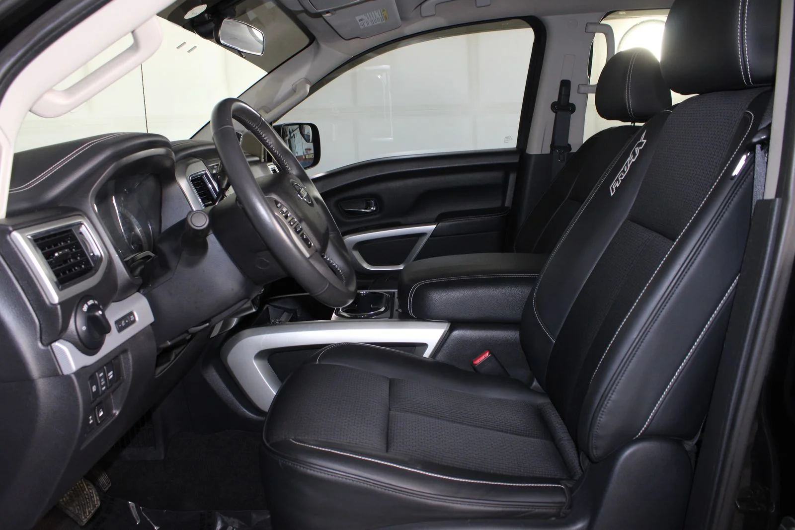 Used 2017 Black Nissan PRO-4X image 11