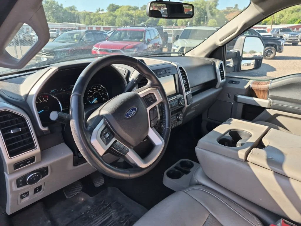 Used 2019 Magnetic Ford Lariat image 20