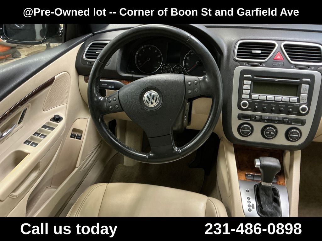 Used 2007  Volkswagen 2.0T image 16