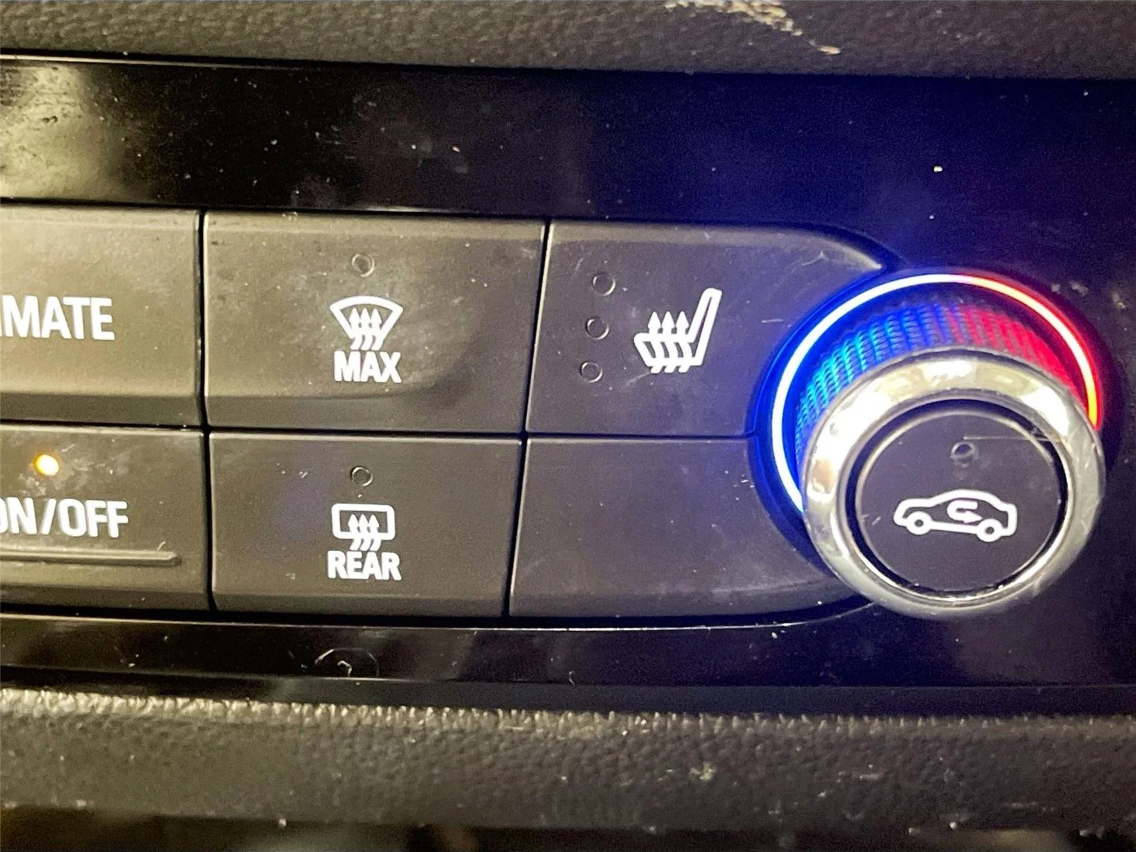 Used 2018 Havana Metallic Buick Essence image 16