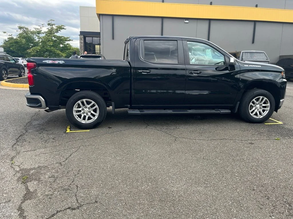 Used 2019 Black Chevrolet LT image 9