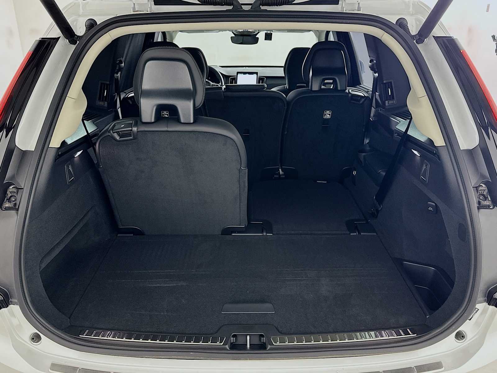 2025 Volvo XC90 Ultra - Photo 25