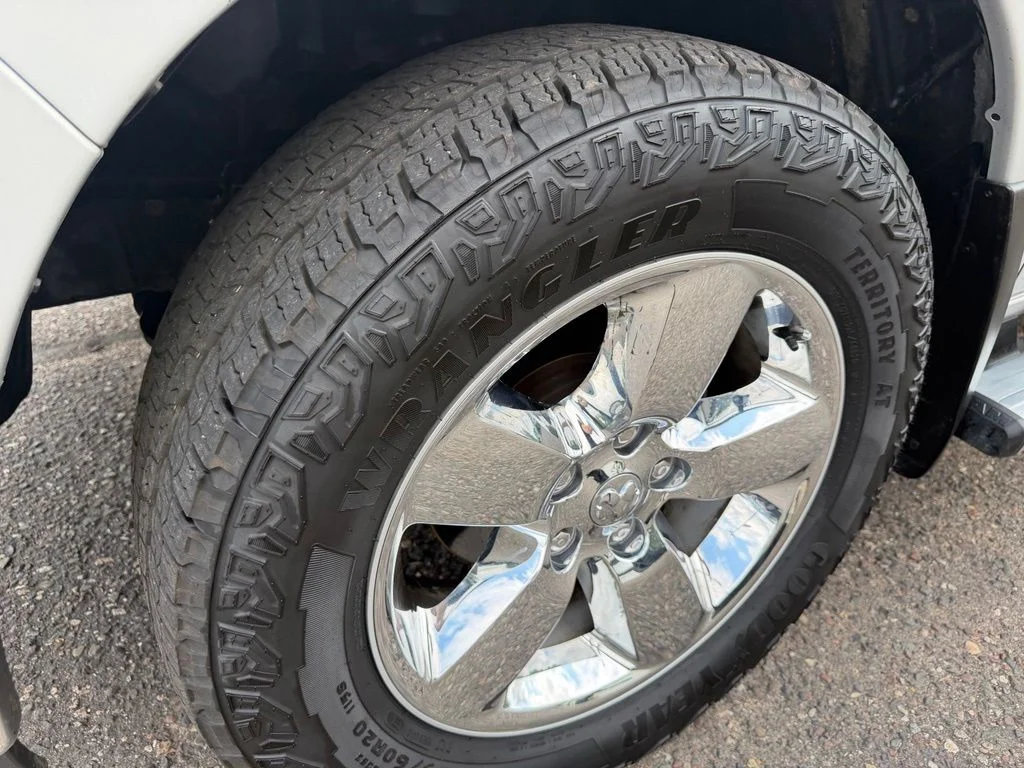 Used 2018 Silver Ram Big Horn image 21