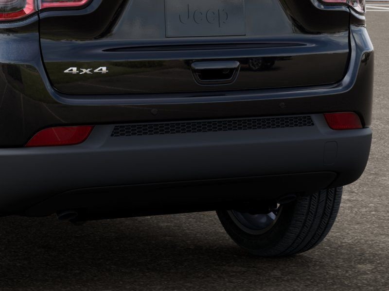 New 2026 Diamond Black Crystal Pearl-Coat Exterior Paint Jeep Limited image 13