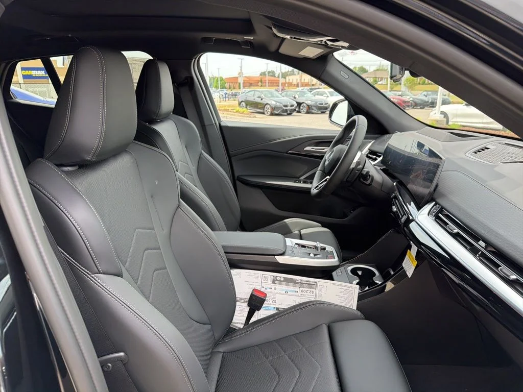 New 2026 Black Sapphire Metallic BMW xDrive28i image 25