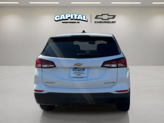 Used 2022 SUMMIT WHITE Chevrolet LS image 4