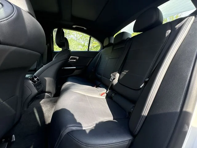 Used 2025  Mercedes-Benz C 300 image 23