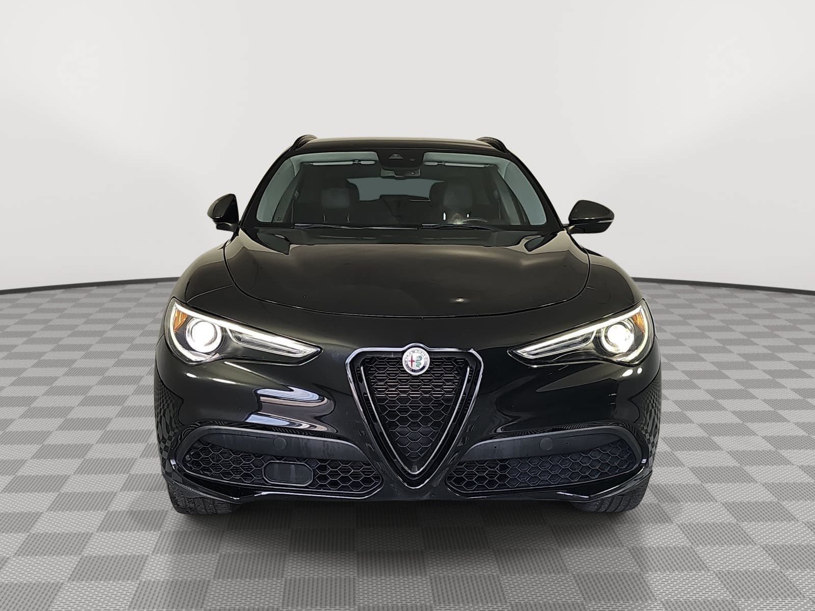 Used 2020 Black Alfa Romeo Base image 3