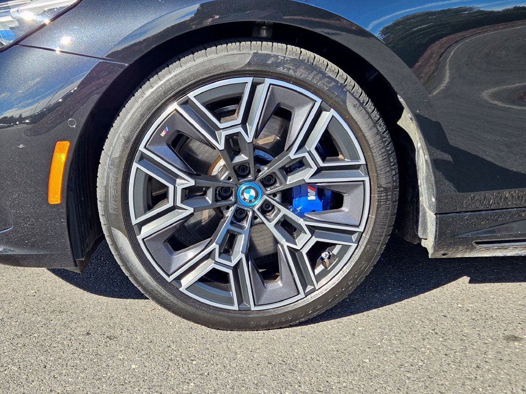 Certified Used 2025 Black Sapphire Metallic BMW xDrive40 image 35