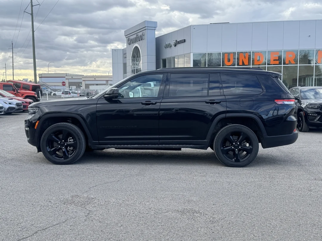 Certified Used 2024 Black Jeep Limited - - 4x4 - Black App Pkg - Pano Sunroof - Luxury Tech II & More! image 5