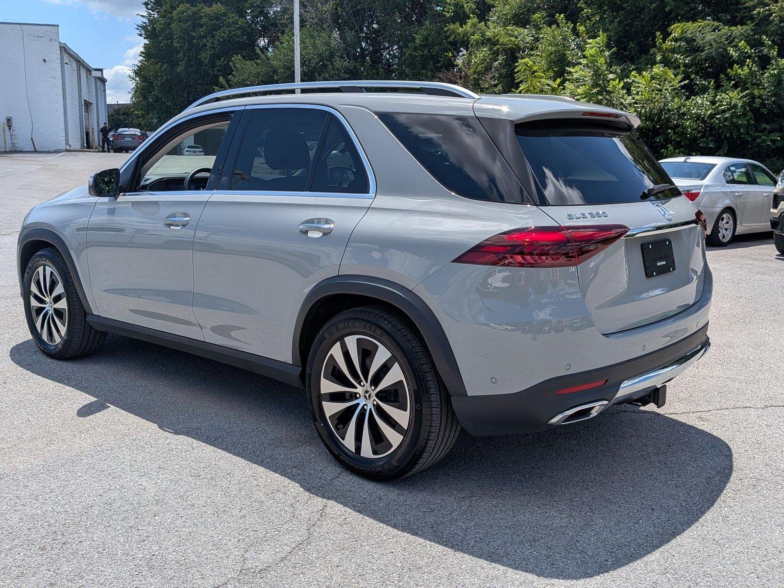 Used 2024 MANUFAKTUR Alpine Grey Mercedes-Benz GLE 350 image 3