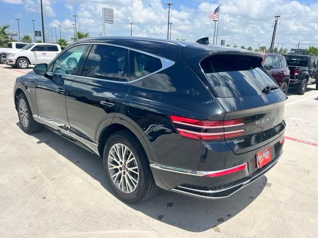 Used 2025 Black Genesis 2.5T image 4