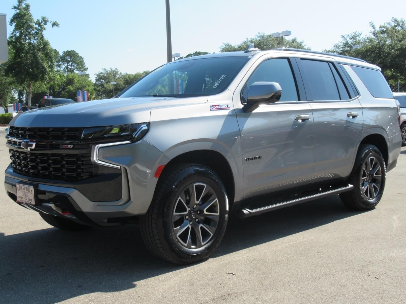 Used 2024 Gray Chevrolet Z71 image 3