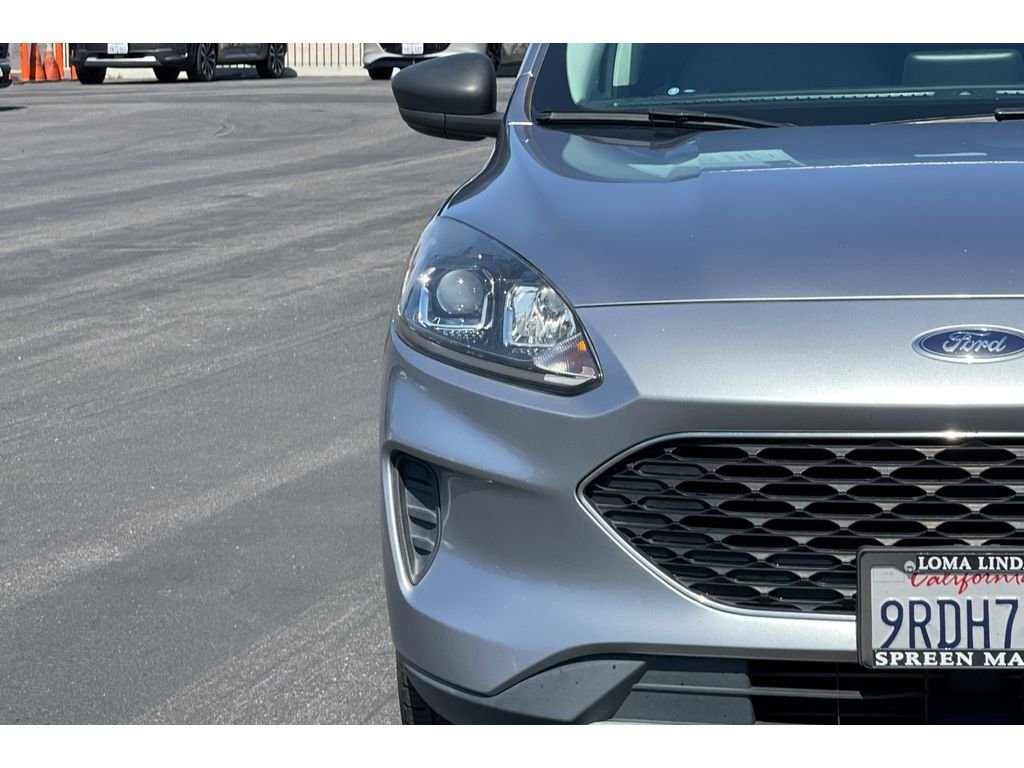 Used 2022 ICONIC SILVER Ford SE image 19
