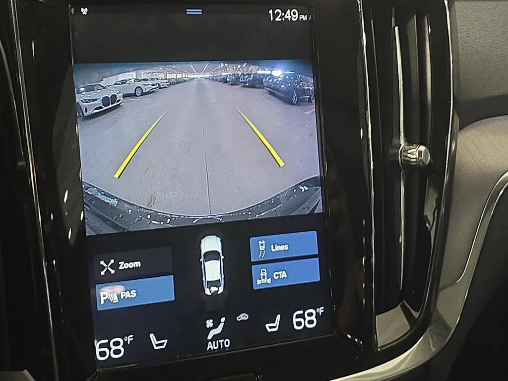 Used 2020 Pine Gray Metallic Volvo T6 Momentum image 21