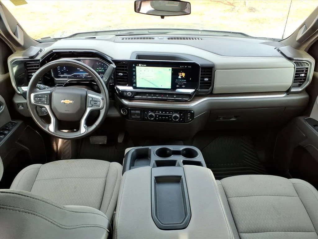 Used 2025 Sterling Gray Metallic Chevrolet LT image 25
