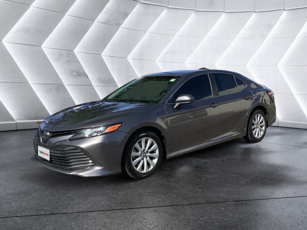 Used 2018 Gray Toyota LE image 3
