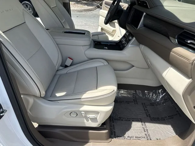 Used 2021 White GMC Denali image 10