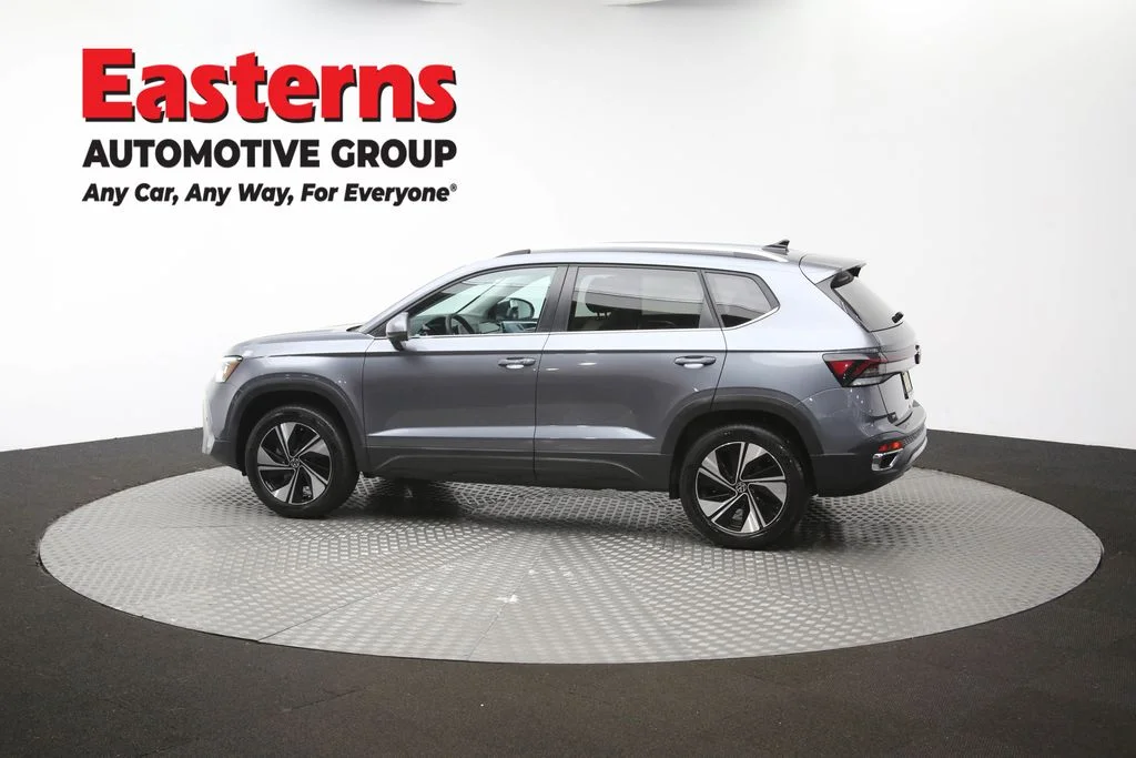 Used 2025 Gray Volkswagen 1.5T SE image 59