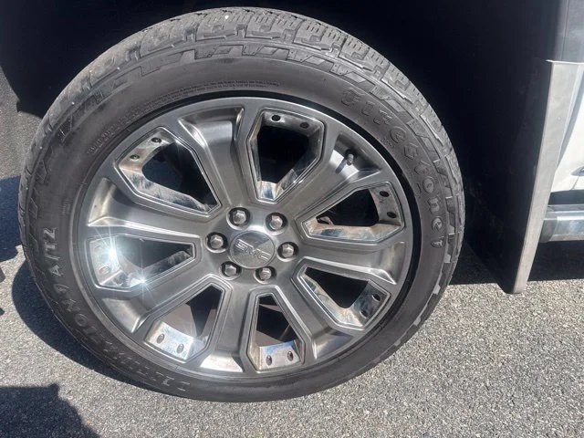 Used 2018 White GMC Denali image 6