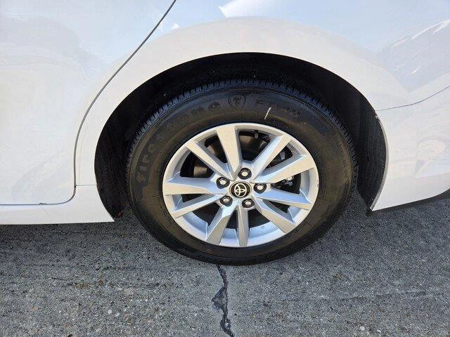 Used 2025 WHITE Toyota LE image 25
