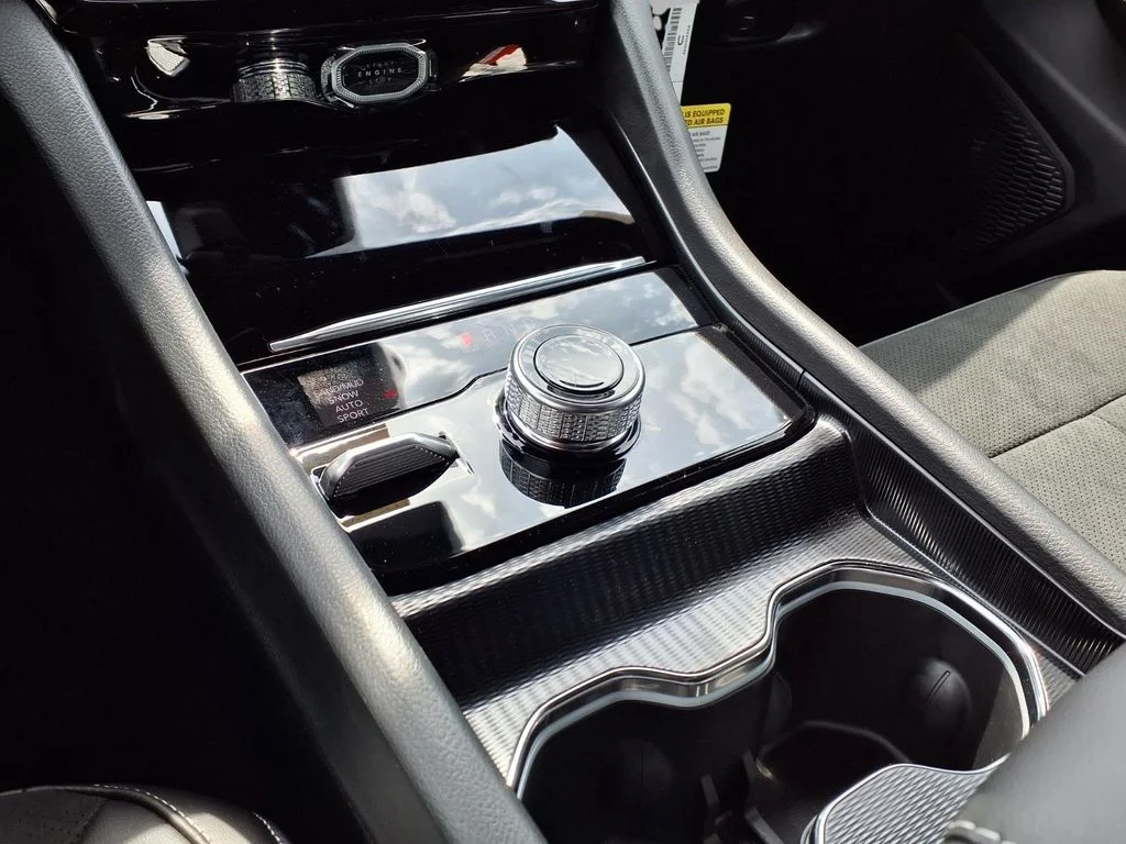 New 2026 Baltic Gray Metallic Clear-Coat Exterior Paint Jeep Altitude image 9
