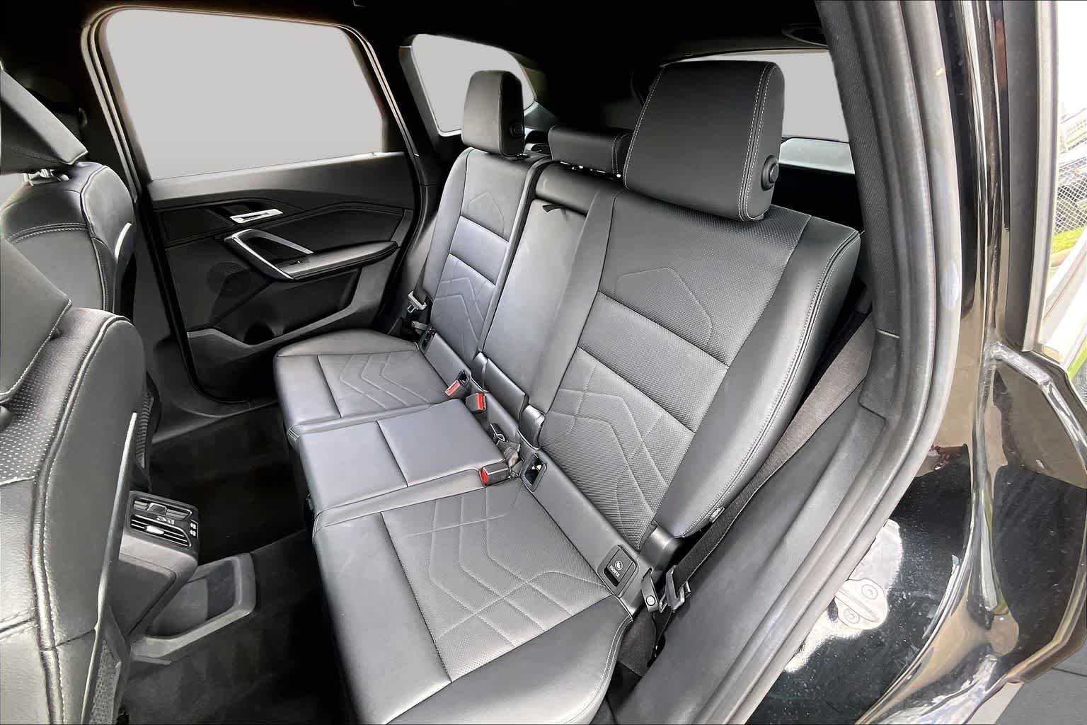 Used 2023 Black Sapphire Metallic BMW xDrive28i image 19