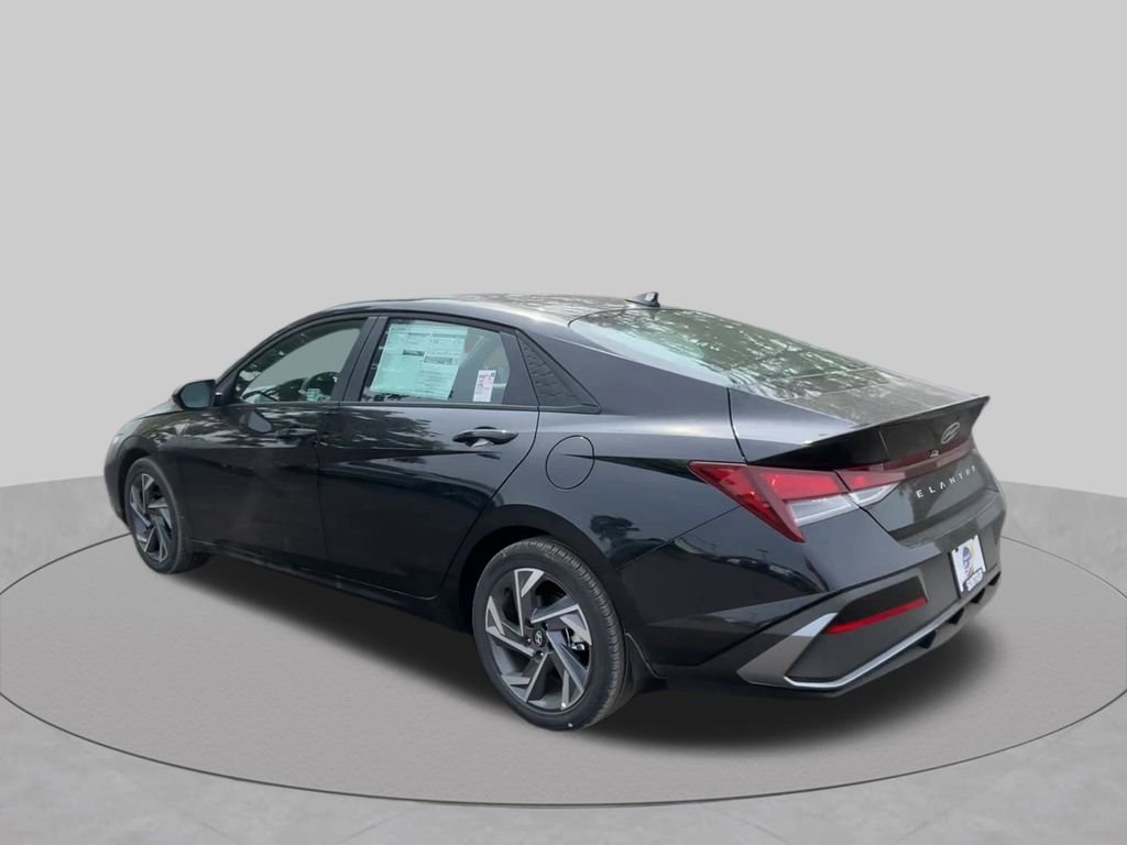 2025 Hyundai Elantra SEL - Photo 18