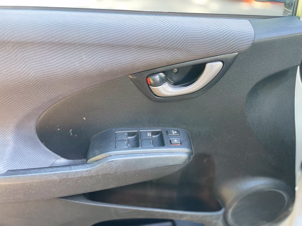 Used 2010 White Honda Base image 9