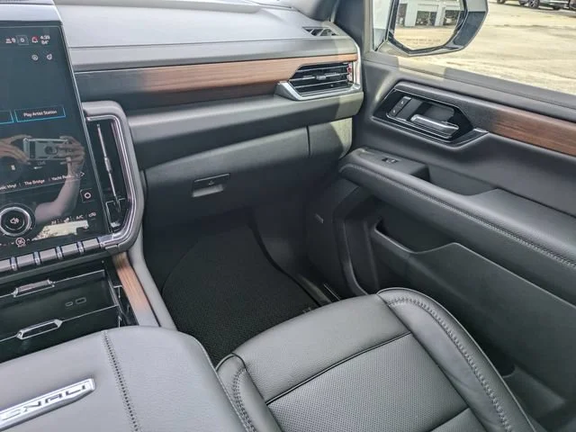 2026 GMC Yukon XL Denali - Photo 18